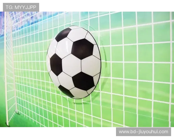 足球黑白布艺创意设计与应用探讨提升家居空间艺术感的创新之选